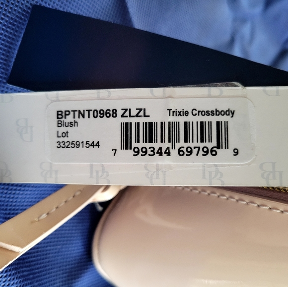 Dooney & Burke Trixie Crossbody Purse Blush color, New with defect - Picture 4 of 13